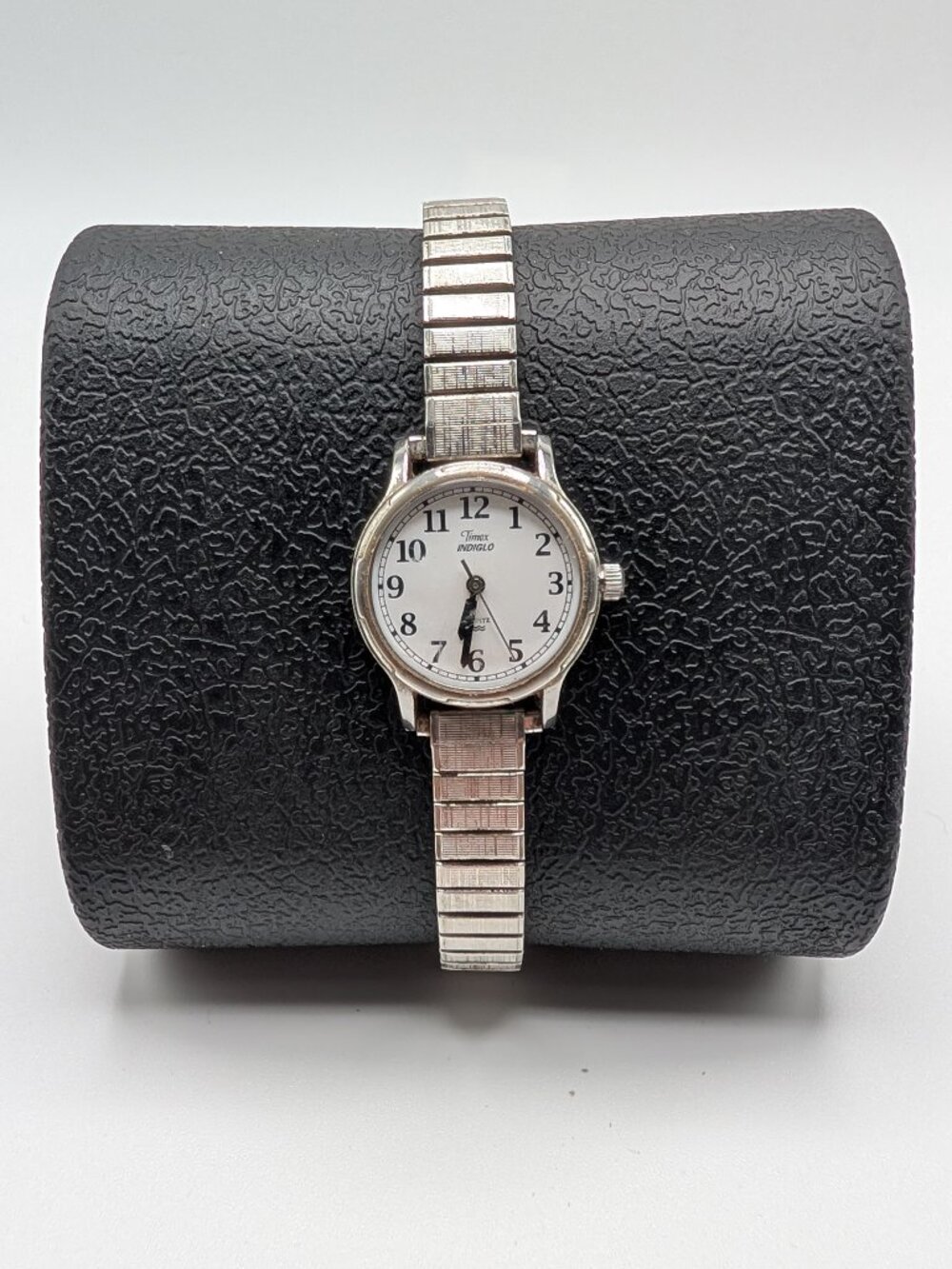 Women's Vintage Timex Indiglo Quartz Watch w/Metal Expansion Band Untested